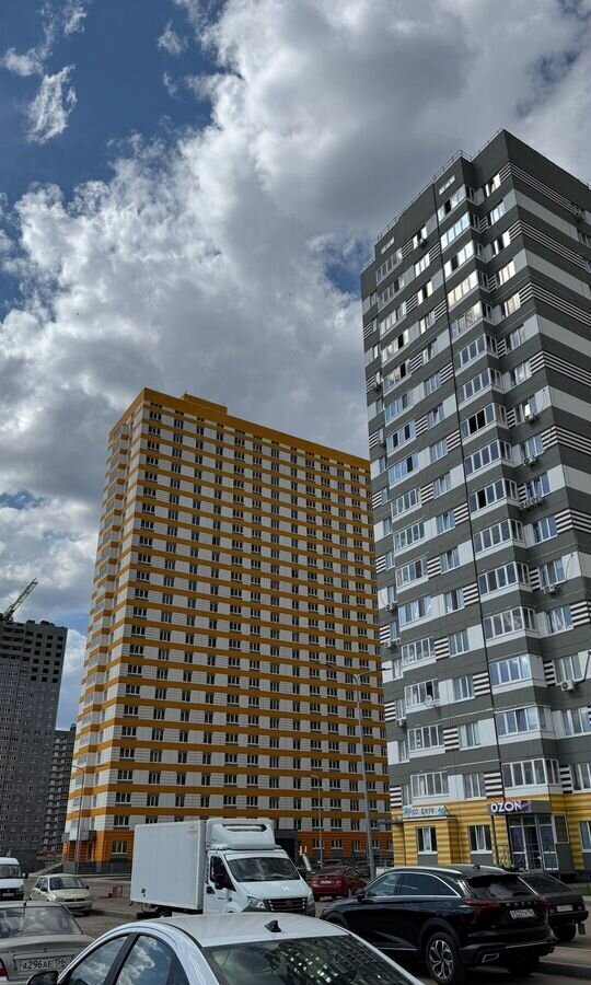 квартира г Оренбург р-н Промышленный ул Юркина 2 ЖК Осенний Лист фото 2