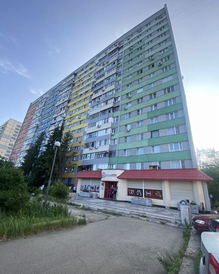 квартира г Тольятти р-н Автозаводский 1 квартал ул Революционная 44 фото 1