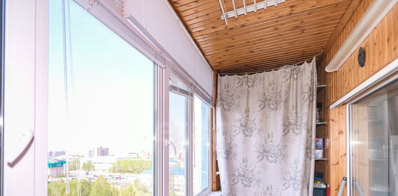 квартира г Сургут ул 30 лет Победы 44/3 20А фото 13