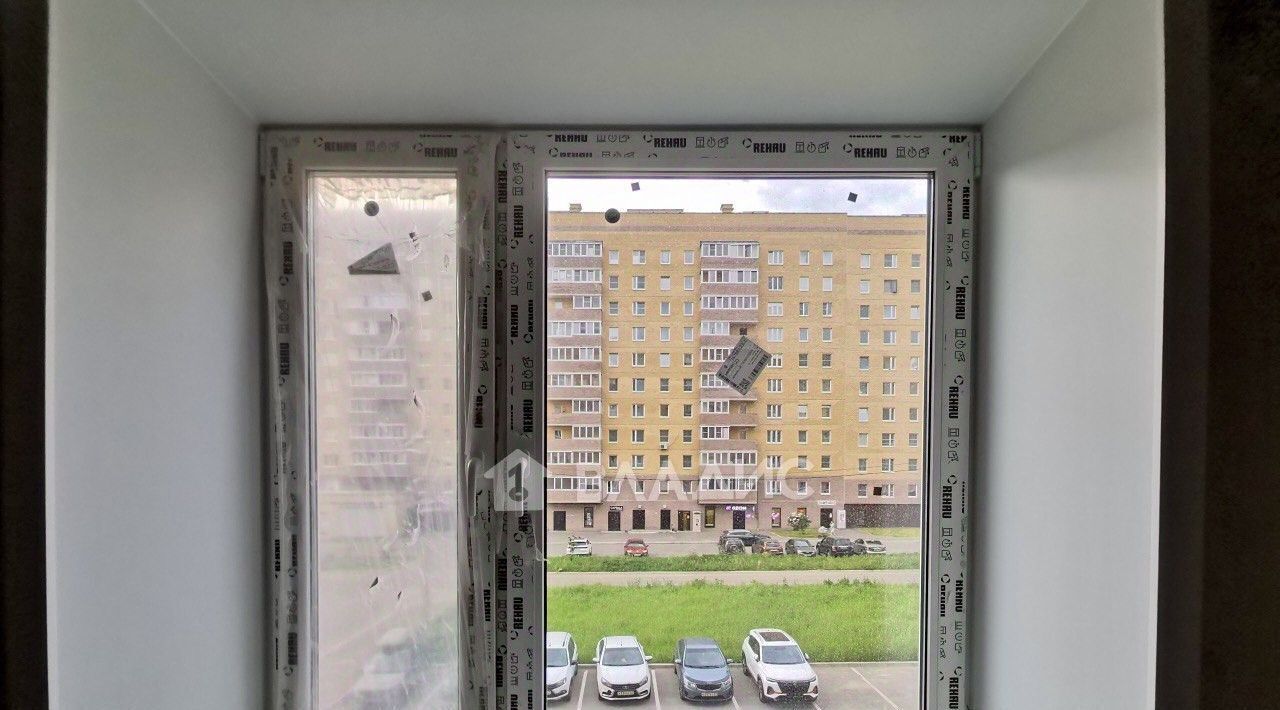 квартира г Смоленск р-н Промышленный ул 100-летия комсомола 1 фото 9