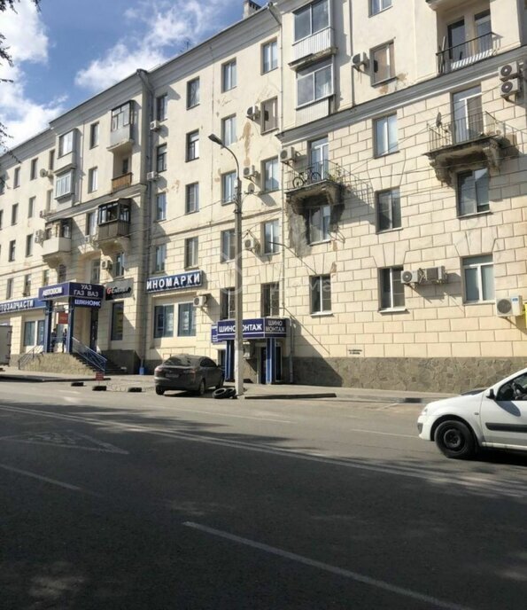 квартира г Волгоград р-н Тракторозаводский ул им. Шурухина 13 фото 1