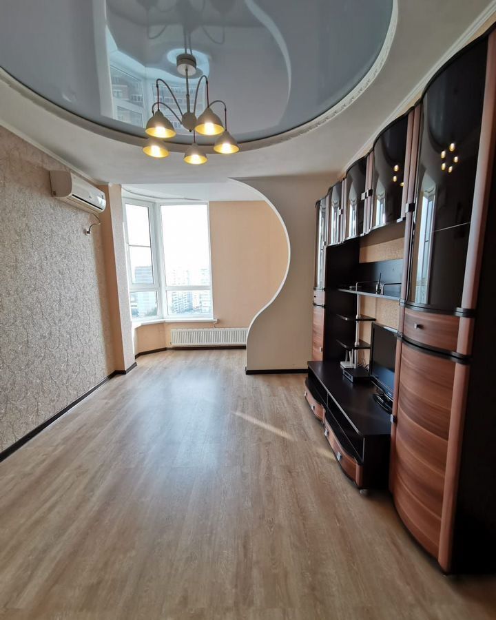 квартира г Краснодар р-н Прикубанский ул им. Александра Покрышкина 4/8 фото 5