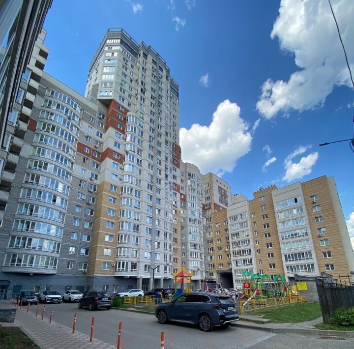 квартира г Киров р-н Первомайский ул Розы Люксембург 56 ЖК «Айсберг» фото 1