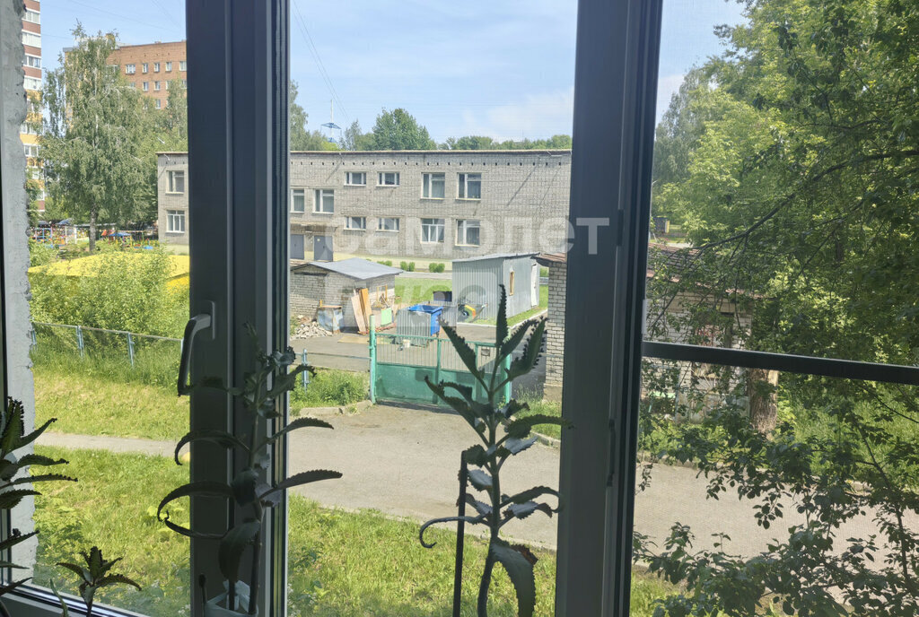 квартира г Ижевск р-н Октябрьский Север ул 10 лет Октября 8 фото 2