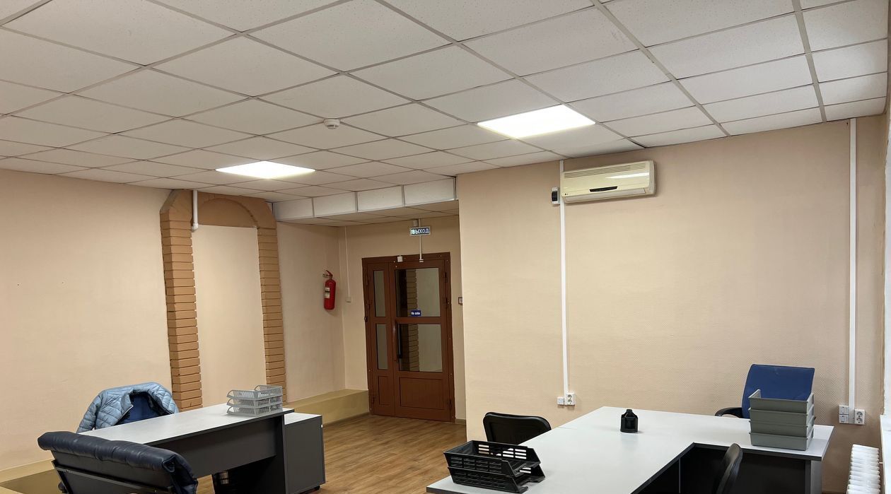 офис г Барнаул р-н Ленинский ул Антона Петрова 210 фото 2