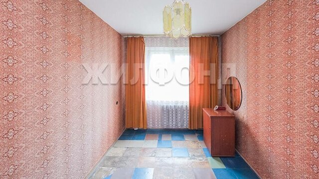 р-н Дзержинский ул Кошурникова 7/1 фото