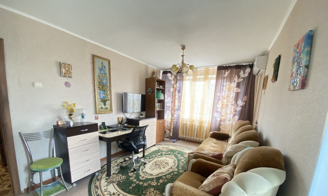 квартира р-н Ейский г Ейск ул Ясенская 2/1 фото 1