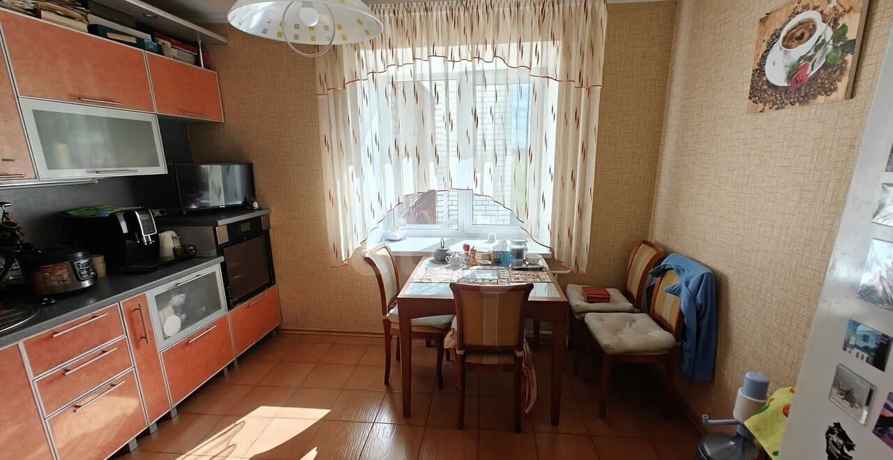 квартира г Тюмень р-н Центральный ул Мельникайте 44/2 фото 2
