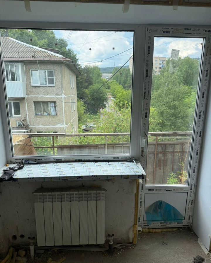 квартира г Златоуст пр-кт им Ю.А.Гагарина 3-й мкр 15 фото 2