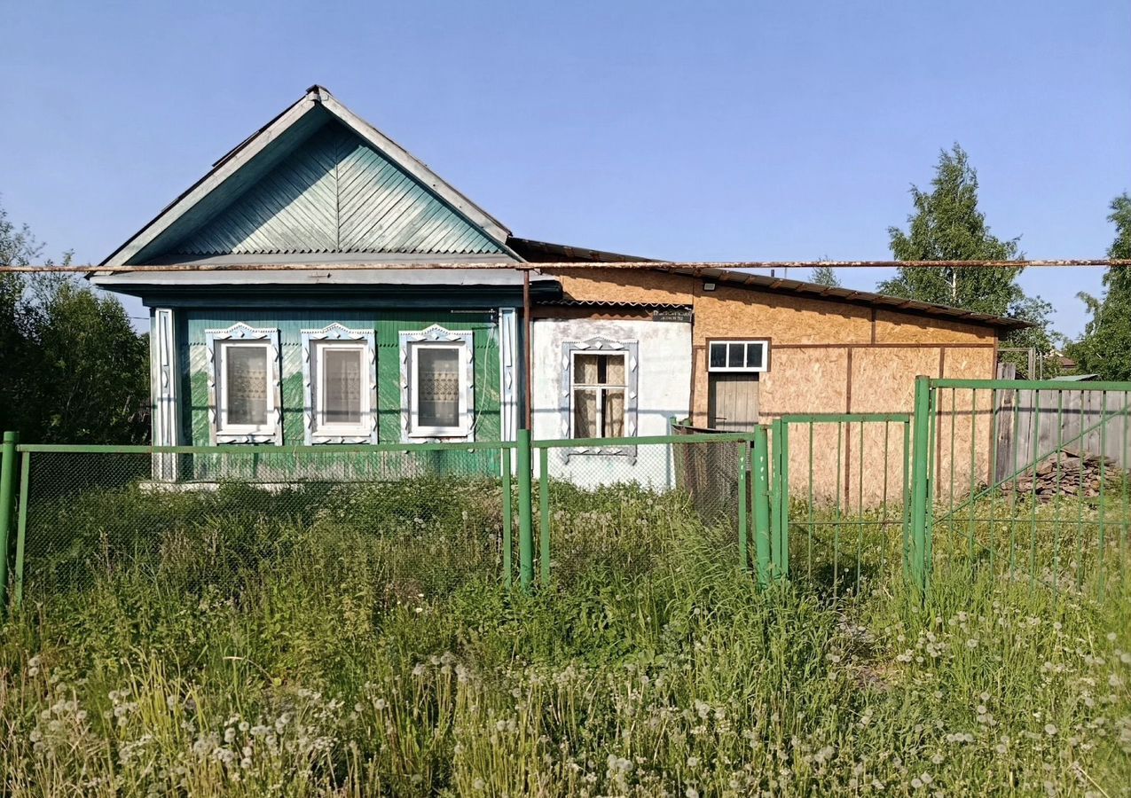 дом г Дегтярск ул Первомайская 32 фото 1