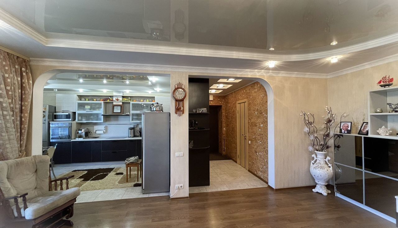 квартира г Тольятти р-н Автозаводский ул Дзержинского 18а фото 4