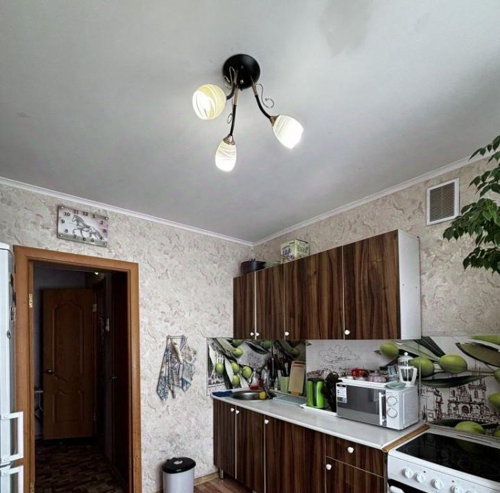 квартира г Тольятти р-н Автозаводский ул Тополиная 46 фото 1