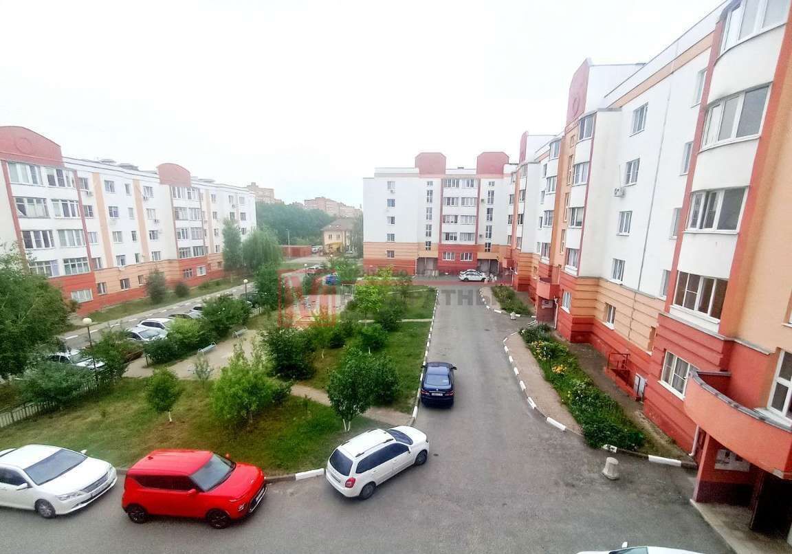 квартира г Старый Оскол мкр-н Дубрава, квартал 3, 33 фото 16