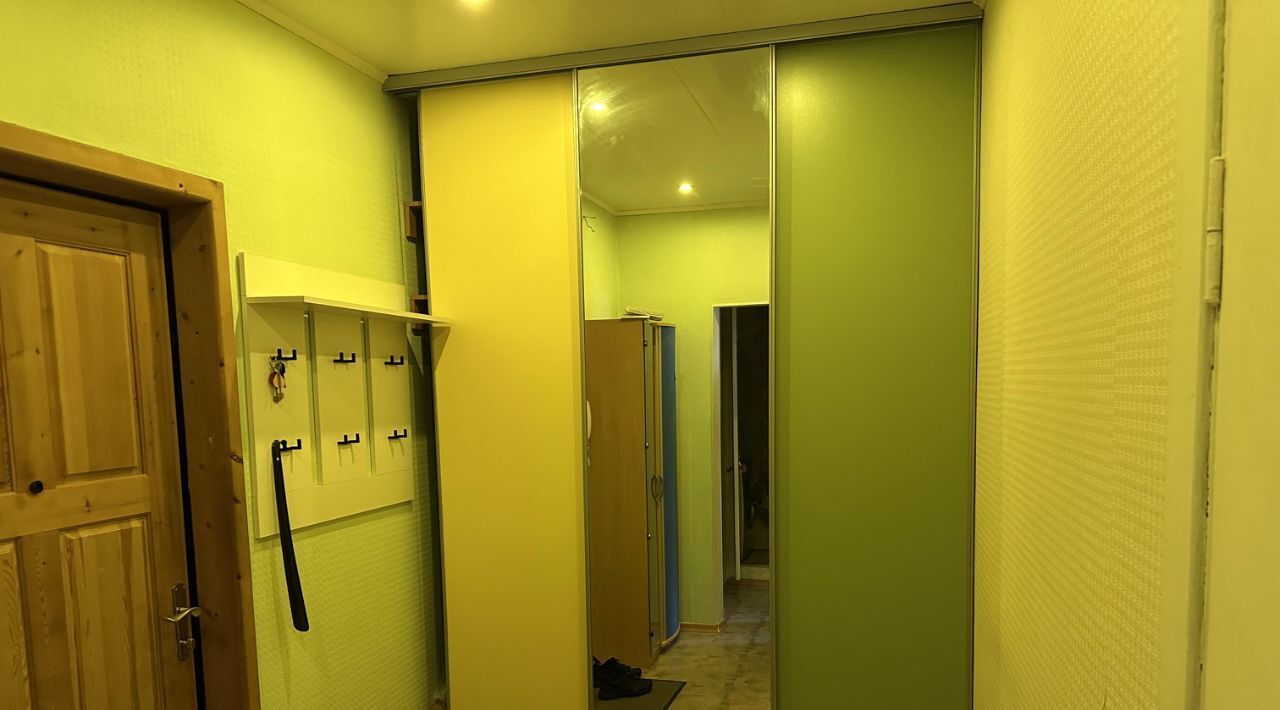 квартира г Мурманск р-н Октябрьский ул Мира 2к/2 фото 3