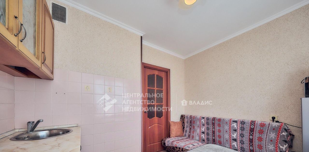 квартира г Рязань р-н Московский ул Бирюзова 31к/1 фото 3