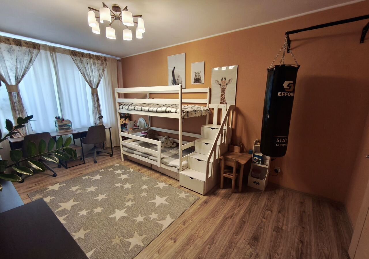 квартира г Саратов р-н Волжский ул им Исаева Н.В. 24 фото 4