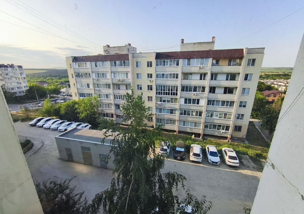 квартира г Саратов р-н Волжский ул им Исаева Н.В. 24 фото 21