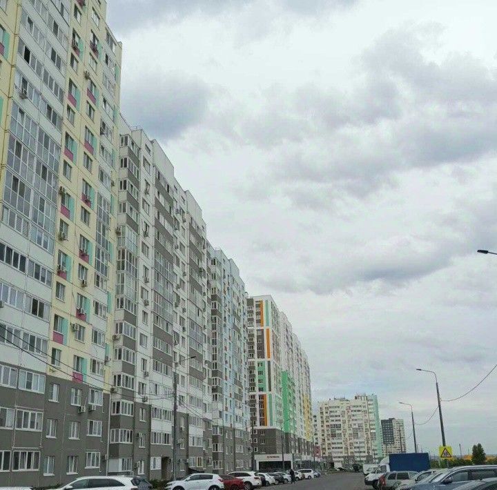 квартира г Оренбург р-н Промышленный ул Братьев Башиловых 6 фото 2
