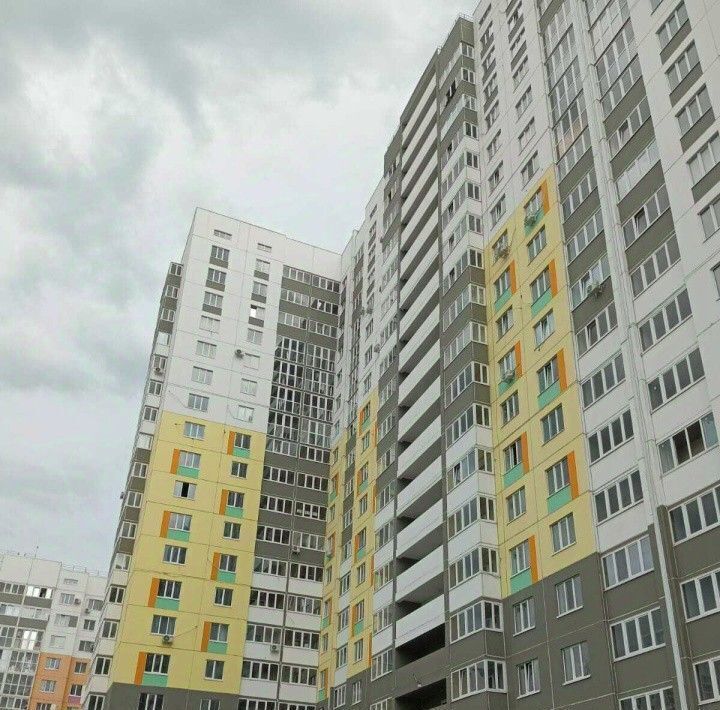 квартира г Оренбург р-н Промышленный ул Братьев Башиловых 6 фото 3