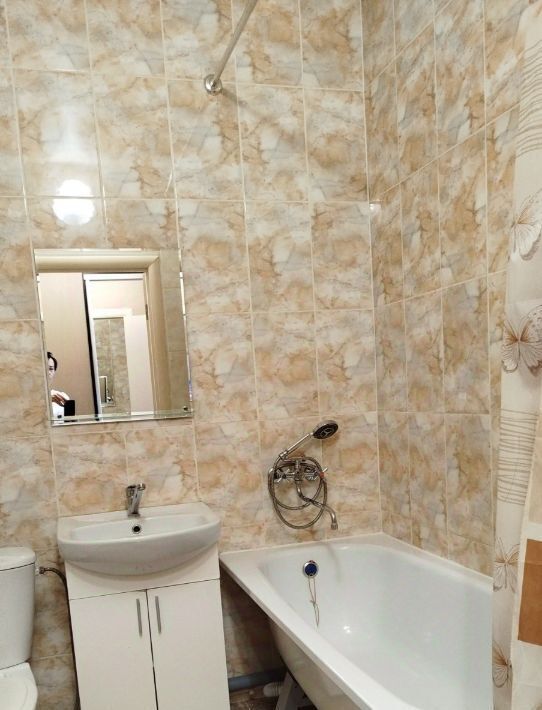 квартира г Волгоград р-н Тракторозаводский ул им. Демьяна Бедного 2а фото 6