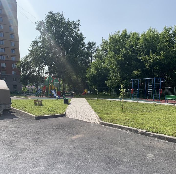 квартира г Новосибирск Золотая Нива ул Есенина 67 фото 3