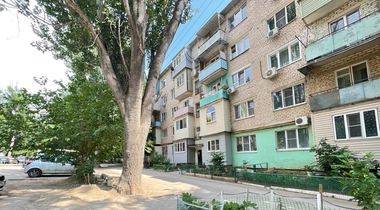 квартира г Астрахань р-н Ленинский ул Краснопитерская 127 фото 1