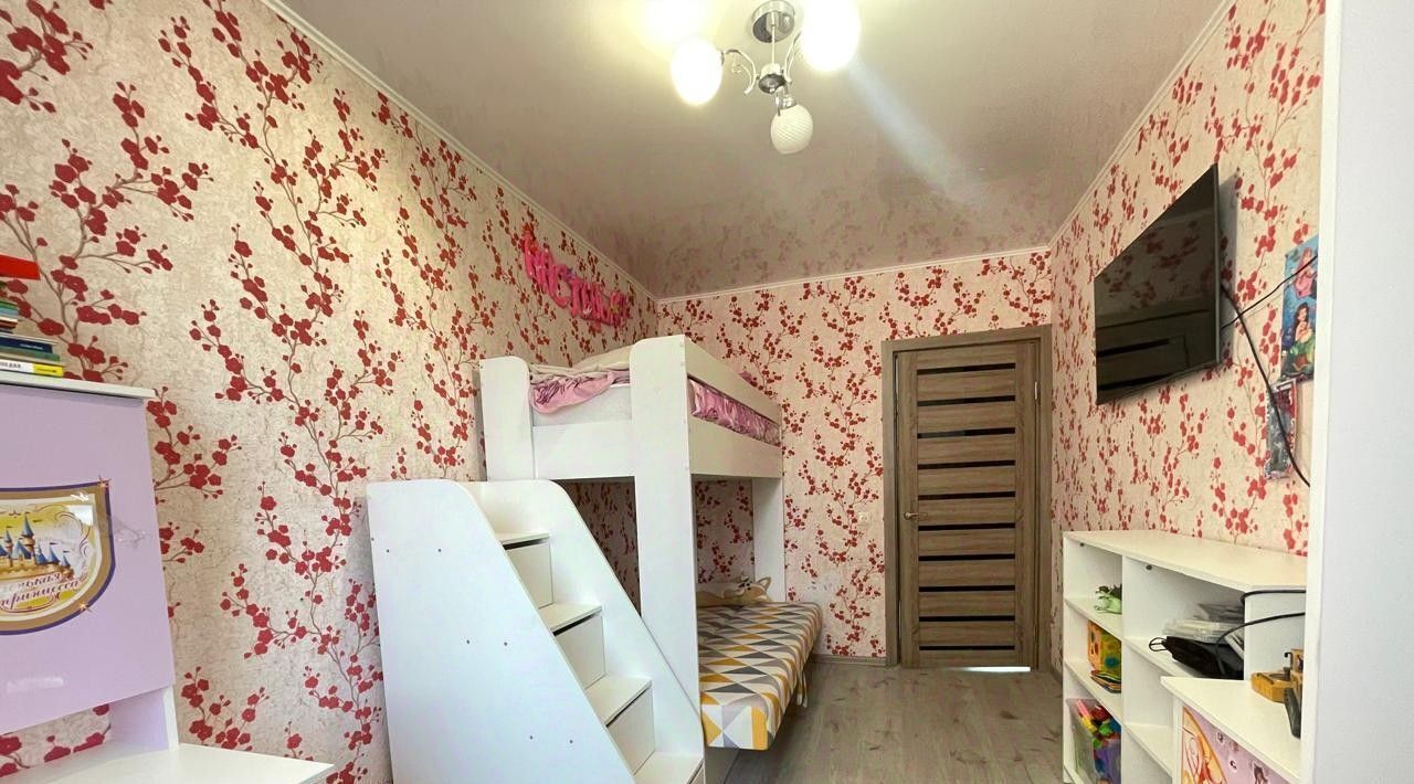 квартира г Астрахань р-н Ленинский ул Краснопитерская 127 фото 4
