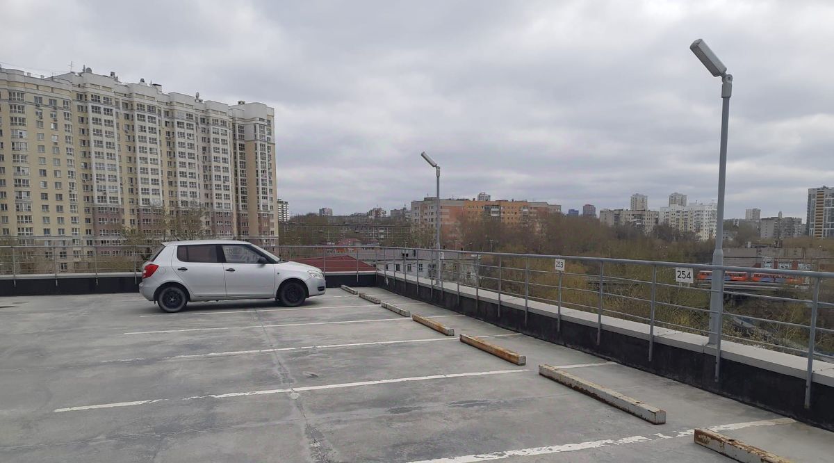 гараж г Екатеринбург р-н Железнодорожный Уральская пер Трамвайный 2к/5 фото 2