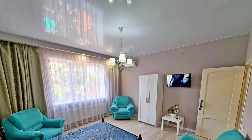 дом р-н Ейский г Ейск ул Короленко 9 фото 3