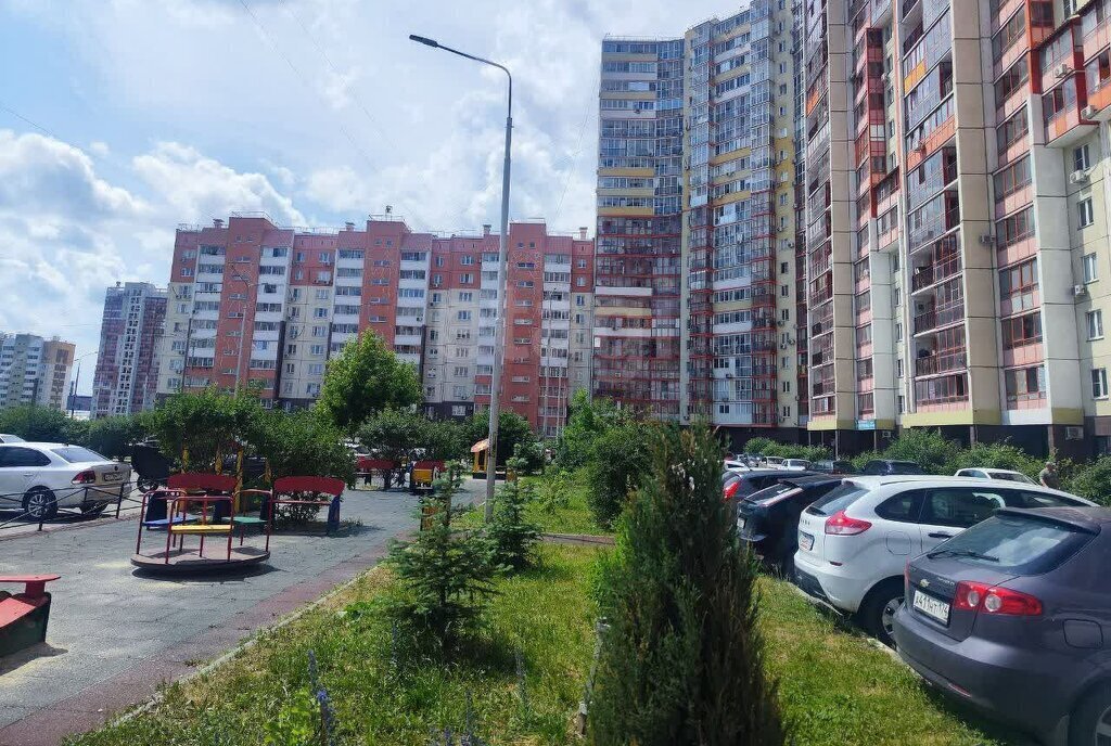 квартира г Челябинск р-н Калининский ул Братьев Кашириных 131а жилой район «Академ Riverside» фото 23