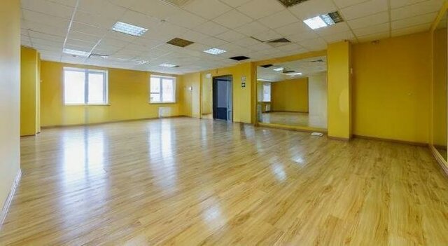 торговое помещение Бурнаковская дом 25а фото