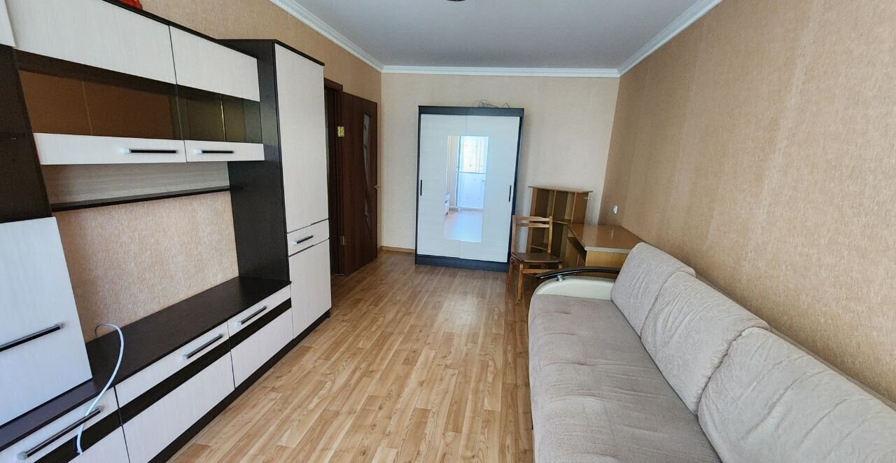 квартира г Тольятти р-н Автозаводский 13 квартал ул 40 лет Победы 112 фото 2