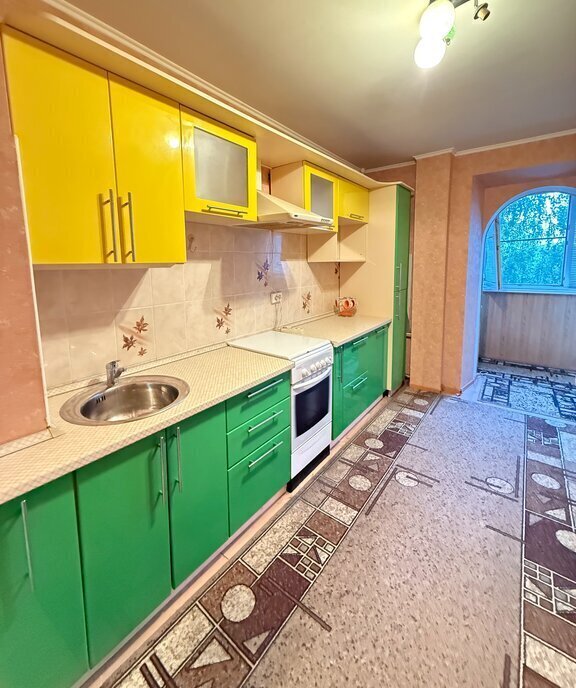 квартира г Саратов улица имени С. Ф. Тархова, 26 фото 2