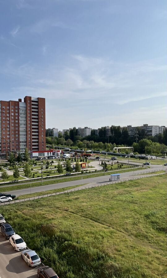 квартира г Саратов р-н Кировский пр-кт Героев Отечества 4а фото 2