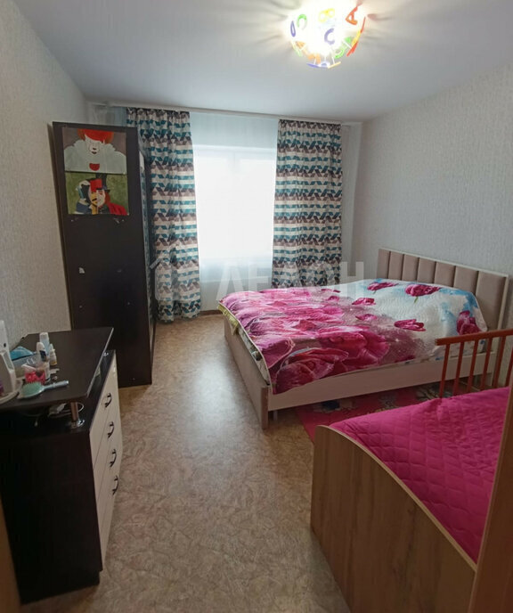 квартира г Омск ул Завертяева 9к/18 фото 12