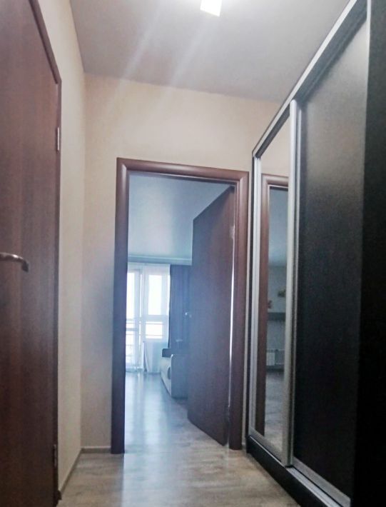 квартира г Волгоград р-н Тракторозаводский ул им. Демьяна Бедного 2а фото 8
