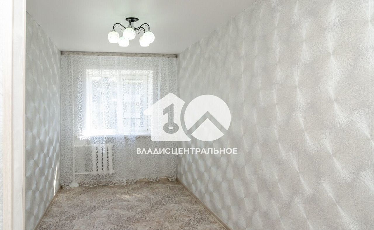 комната г Новосибирск р-н Калининский ул Макаренко 23/1 мкр-н Юбилейный фото 2