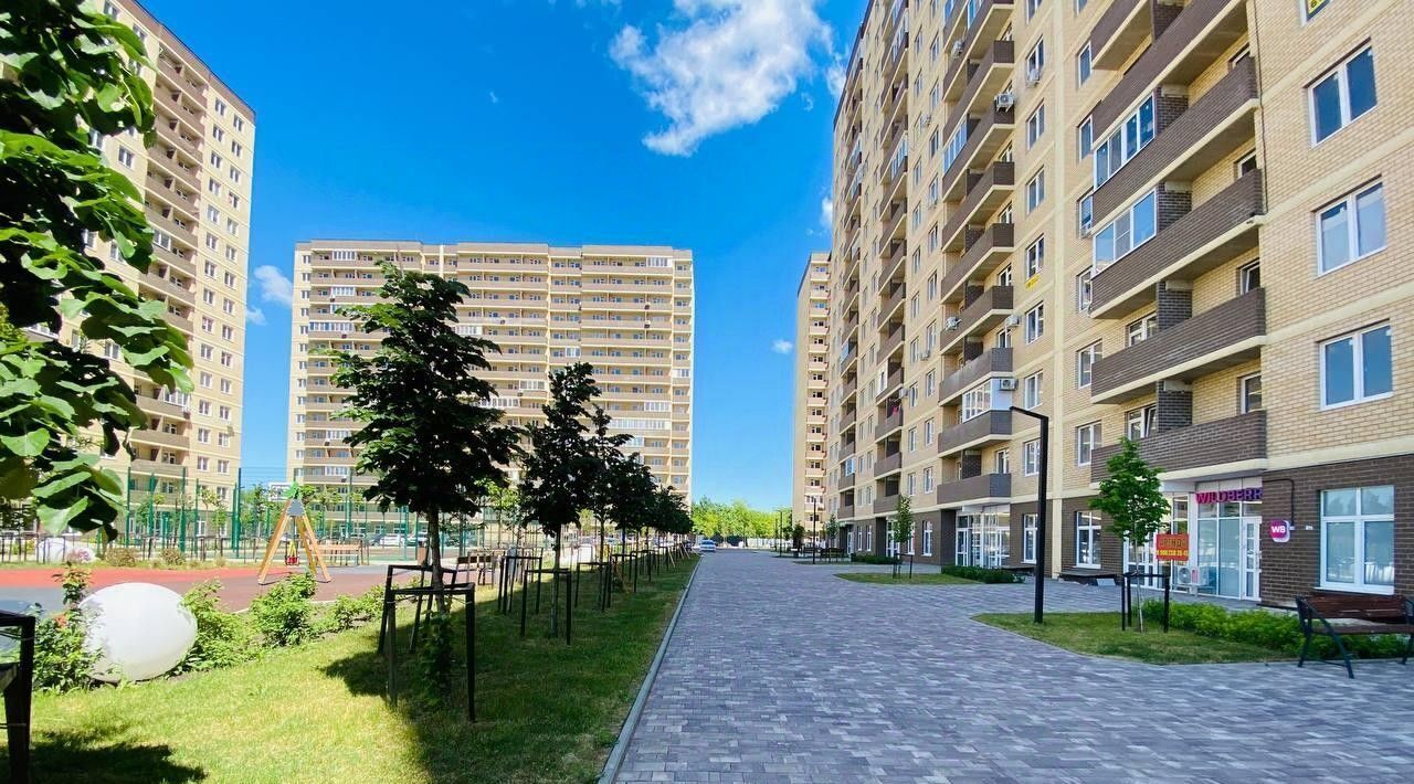 квартира г Краснодар р-н Прикубанский ул им. лётчика Позднякова 2к/23 фото 1