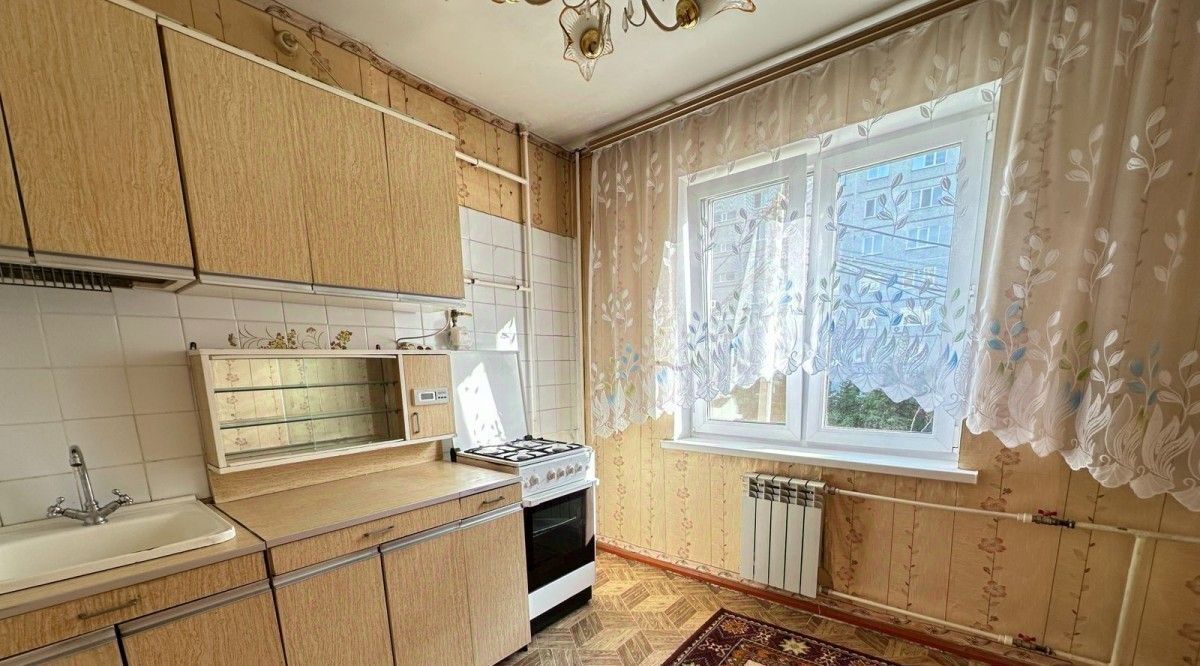 квартира г Омск р-н Кировский ул 70 лет Октября 6/1 фото 1