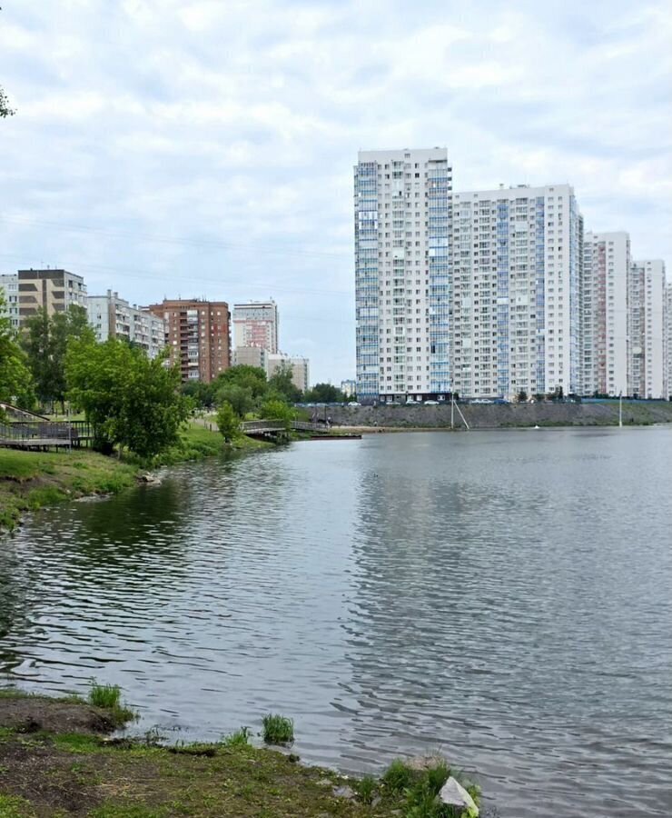 квартира г Красноярск р-н Свердловский ул Анатолия Гладкова 14 фото 1
