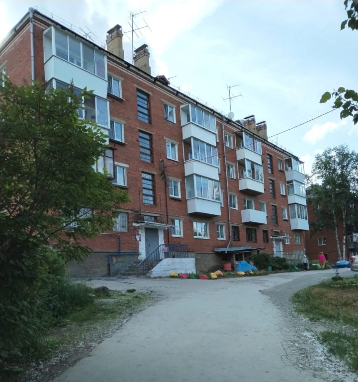 квартира г Дегтярск Уральских Танкистов, 6 фото 1