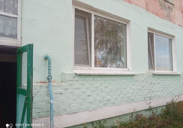 п Новоуральский ул Школьная 12 Новоуральское сельское поселение, Таврическое фото
