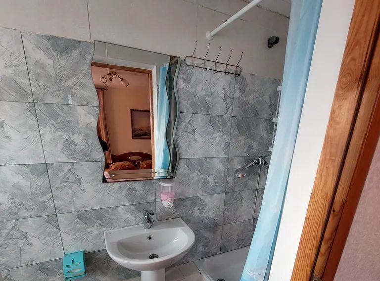 комната г Феодосия пгт Орджоникидзе ул Ленина 4б фото 4