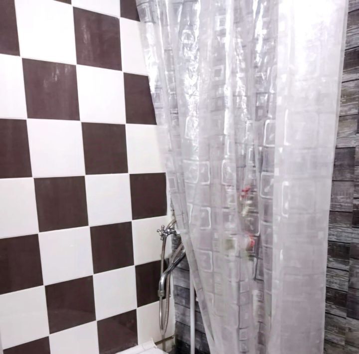 комната г Красноярск р-н Октябрьский ул Ладо Кецховели 69 фото 8