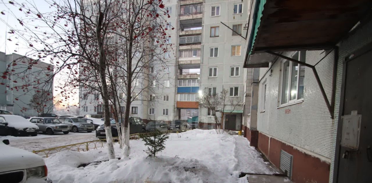 офис г Прокопьевск р-н Рудничный пр-кт Строителей 75 фото 3