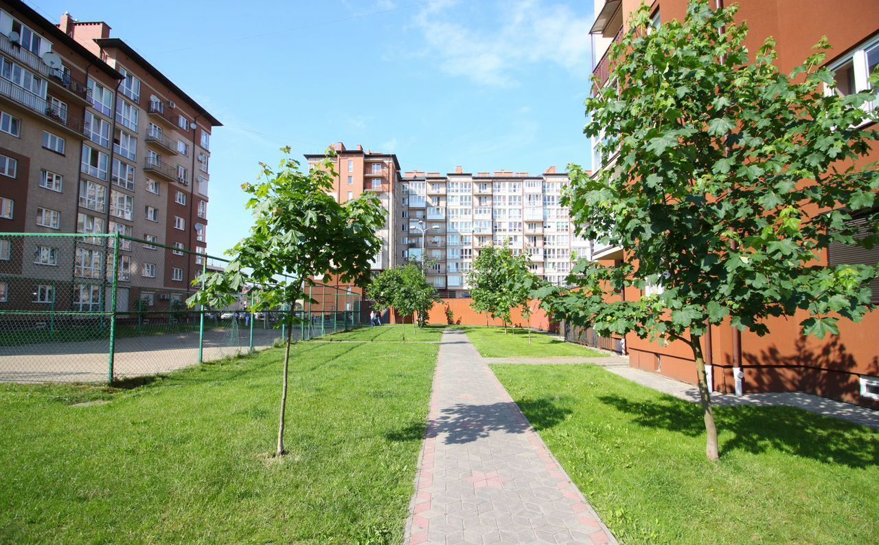 квартира г Калининград р-н Ленинградский ул Римская 33к/1 фото 1