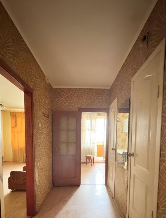 квартира г Белгород Западный ул Есенина 40 фото 1