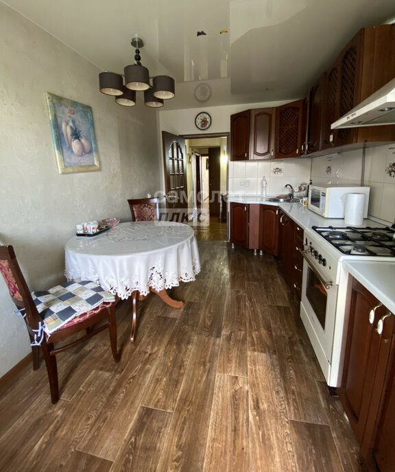 квартира р-н Минераловодский г Минеральные Воды ул Красного Октября 57 фото 1