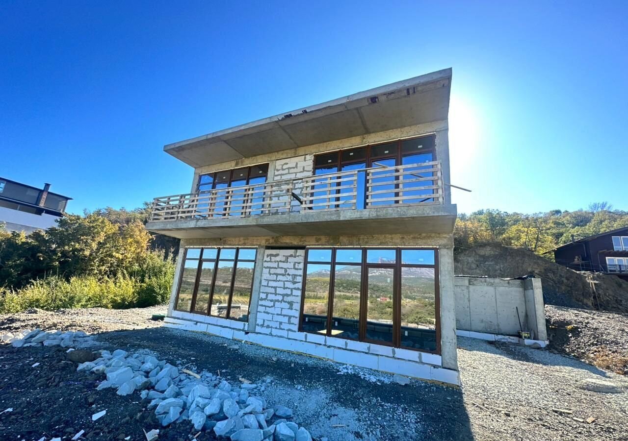 дом г Алушта пл Советская фото 2