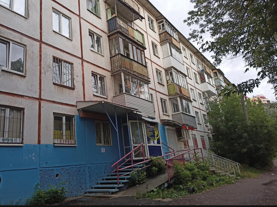 квартира г Пермь р-н Свердловский ул Революции 64 фото 2